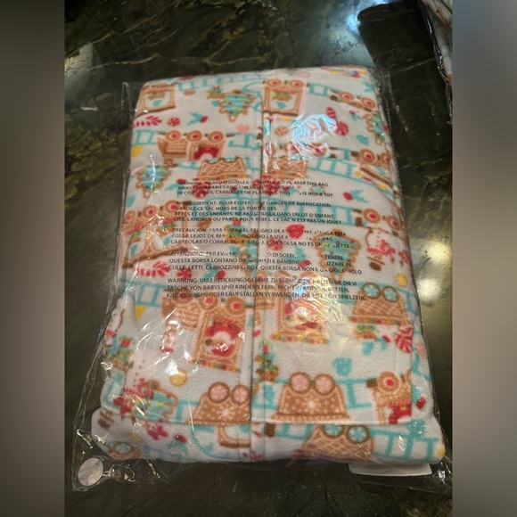 NWT - Posh Peanut - Microfleece Jumpsuit / Playsuit - Pattern: Gingerbread Train - Picture 9 of 13